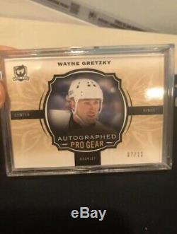 18/19 Upper Deck The Cup 7/12 Wayne Gretzky Autographed Pro Gear
