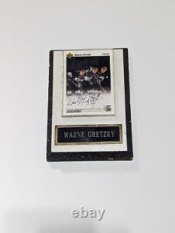 1991-92 Upper Deck #437 Wayne Gretzky Autographed