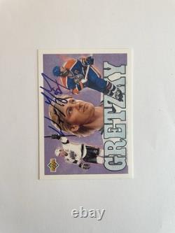 1992-93 Upper Deck Heroes #18 Wayne Gretzky Autograph AUTO (UDA #BAC50124)