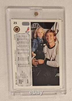 1992-93 Upper Deck Wayne Gretzky Auto #25