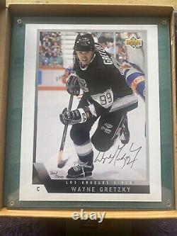 1993 RARE Authentic Autographed Wayne Gretzky Oversized Upper Deck Card #261/500