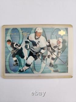 1994-95 Upper Deck Wayne Gretzky #226 Oversize Card and Regular Trading Card