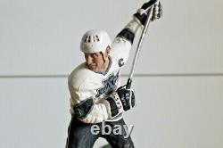 1994 Salvino WAYNE GRETZKY AUTOGRAPH Porcelain Figure /950 Signed Upper Deck COA