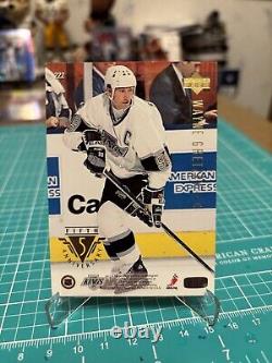 1995 UD WAYNE GRETZKY Autographed Card Rare TTM Auto? LOOK