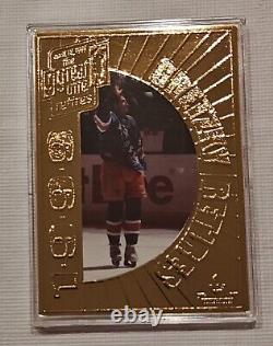 1999 UD The Great One Retires 22K Gold with COA Wayne Gretzky Sealed Card