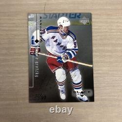 1999 Upper Deck Black Diamonds Wayne Gretzky On Card Auto /49