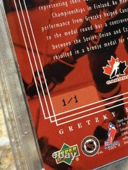 1999 Upper Deck Exclusives Platinum 1/1 Wayne Gretzky PSA 7