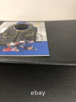 1999 upper deck wayne gretzky Game Used Souvenirs (puck)