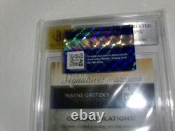 1 14/15 UD Signatures Sensations Wayne Gretzky