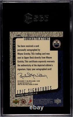 2000-01 Upper Deck Legends Epic Signatures Wayne Gretzky Auto Oilers SGC 9/10