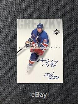 2000-01 Upper Deck Wayne Gretzky Signs Of Greatness Auto Print Run /250