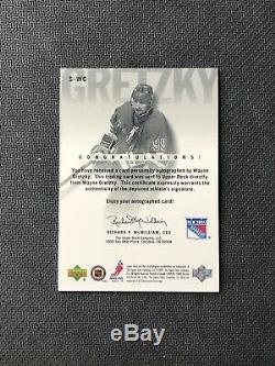 2000-01 Upper Deck Wayne Gretzky Signs Of Greatness Auto Print Run /250