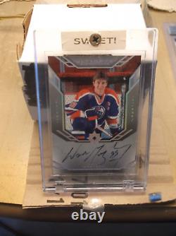 2004-05 Ultimate Signatures Wayne Gretzky