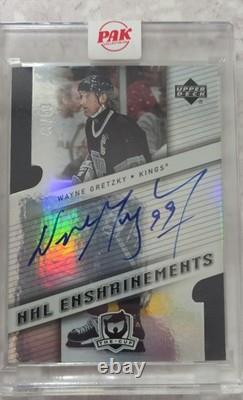 2006-07 Upper Deck The Cup NHL Enshrinements Wayne Gretzky #E-GR /50 (AU)
