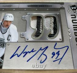 2006 07 Upper Deck The Cup Wayne Gretzky Honorable Numbers Patch Auto /99 SP