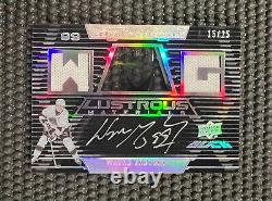2008-09 UD Black Lustrous Materials Wayne Gretzky Dual Game Used Jersey Auto /25