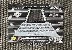 2008-09 UD Black Lustrous Materials Wayne Gretzky Dual Game Used Jersey Auto /25