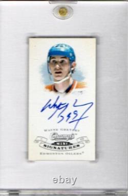 2008-09 UD Champ's WAYNE GRETZKY Mini Signatures Auto Autograph Card #CS-WG