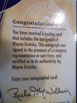 2009-10 Upper Deck Game Used Wayne Gretzky Autograph 08 / 25