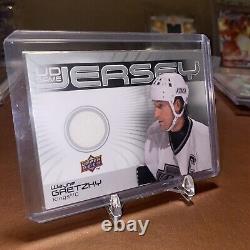2010-11 Upper Deck Series 1 Wayne Gretzky Game-used Jersey Card Gj-wg Kings