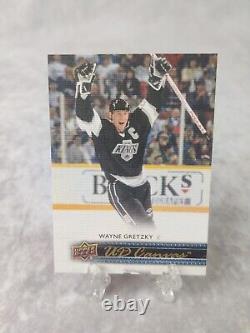 2014-15 Upper Deck Series 2 Ud Canvas Retired Wayne Gretzky #C254 SSP