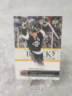 2014-15 Upper Deck Series 2 Ud Canvas Retired Wayne Gretzky #C254 SSP