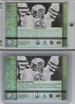 2014-15 upper deck masterpieces black and white wire photo Wayne Gretzky auto