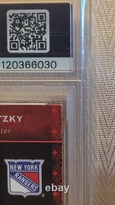 2014 Upper Deck Masterpieces Wayne Gretzky Red Framed /30 Auto SSP Eye Appeal