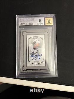 2015-16 Upper Deck Champs Framed Mini Autographs Wayne Gretzky BGS 9 Auto 10