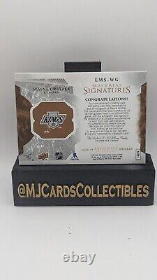 2016-17 UD Exquisite Wayne Gretzky Material Signatures Gold Auto /10 Game Used