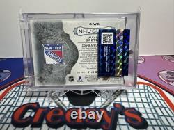 2016-17 Upper Deck The Cup #g-wg Wayne Gretzky NHL Glory Shield Auto 01/10