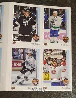 2017-18 Upper Deck NHL CHINA SERIES Hockey Card Uncut Panel & Folder Gretzky +