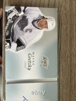 2017-18 Upper Deck Premier Signature Booklet Wayne Gretzky Kings