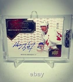 2017-18 Upper Deck Splendor True North Auto Signature Wayne Gretzky /36 Tram Can