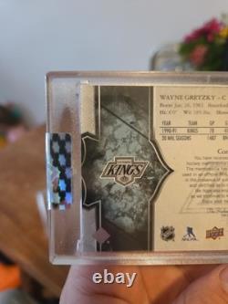 2017-18 Upper Deck Splendor Wayne Gretzky Game Used Patch Auto #/36 MINT SEALED
