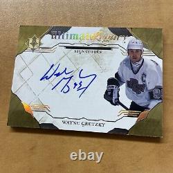 2017-18 Upper Deck Ultimate Collection Legacy Wayne Gretzky Auto