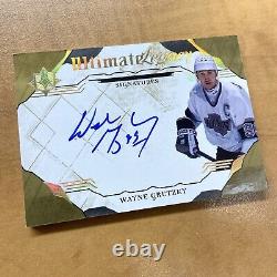 2017-18 Upper Deck Ultimate Collection Legacy Wayne Gretzky Auto