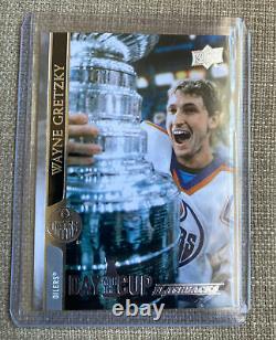 2020-21 Upper Deck Wayne Gretzky Day With The Cup Hockey Card Series 1 MINT