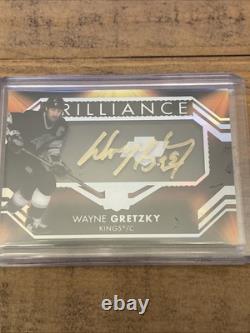 2021-22 Upper Deck The Cup Wayne Gretzky Brilliance Gold Auto Kings