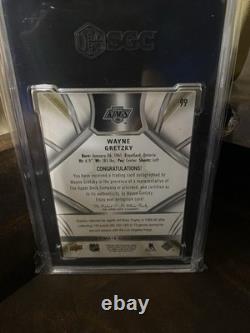 2021-22 Upper Deck Ultimate Collection Legends Wayne Gretzky #99 Gold /35