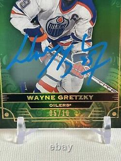 2022-23 Upper Deck Wayne Gretzky 05/10 Edmonton Oilers On Card Auto