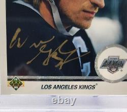 90-91 UD Wayne Gretzky #241 Autographed Promo Black Helmet Height Error PSA/DNA
