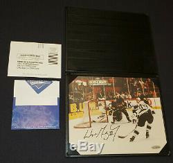 COLLECTOR CHOICE UPPER DECK AUTHENTICATED WAYNE GRETZKY AUTOGRAPH 8x10 PHOTO