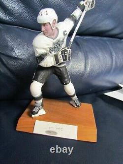 GARTLAN Wayne Gretzky Autographed Figure Upper Deck Certified