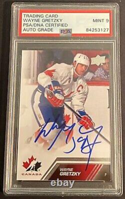 Mint 9 Auto Psa Slabbed Wayne Gretzky Signed 2013 Upper Deck Team Canada Card