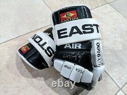 Rare Wayne Gretzky Hand-signed Easton Air Los Angeles Kings Gloves Uda & Jsa Wow