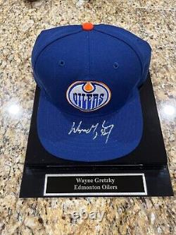 UDA Wayne Gretzky autographed Edmonton Oilers Hat. Ltd Edition 123/199