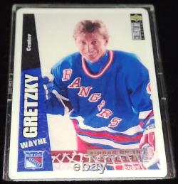 UD/Wayne Gretzky with2-Autographed Porcelain Signature Series-50/1000-with1979 RC/UG