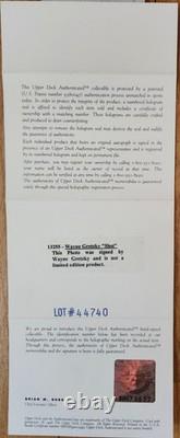 Upper Deck Authentic 13255 Wayne Gretzky Autographed Shot with CoA, 16 by 20