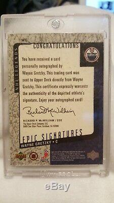 Upper Deck Epic Signatures Wayne Gretzky Mint